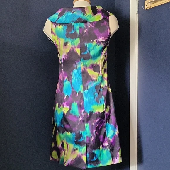 Classic style size 6 dress - Picture 3 of 5